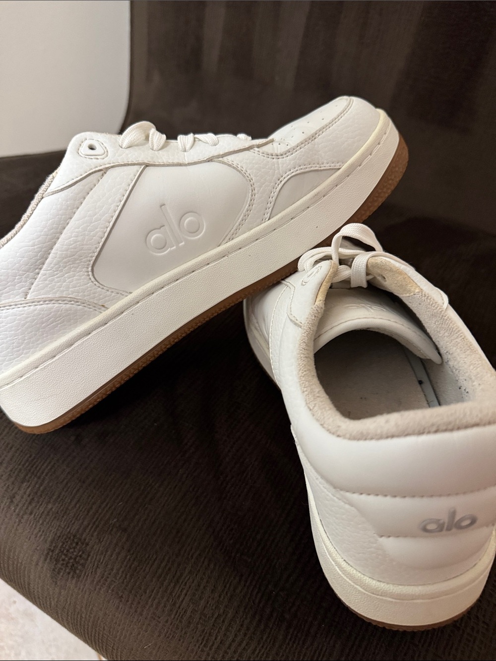 ALO Yoga White Women's Sneakers with Gum Sole - Picture 12 of 16